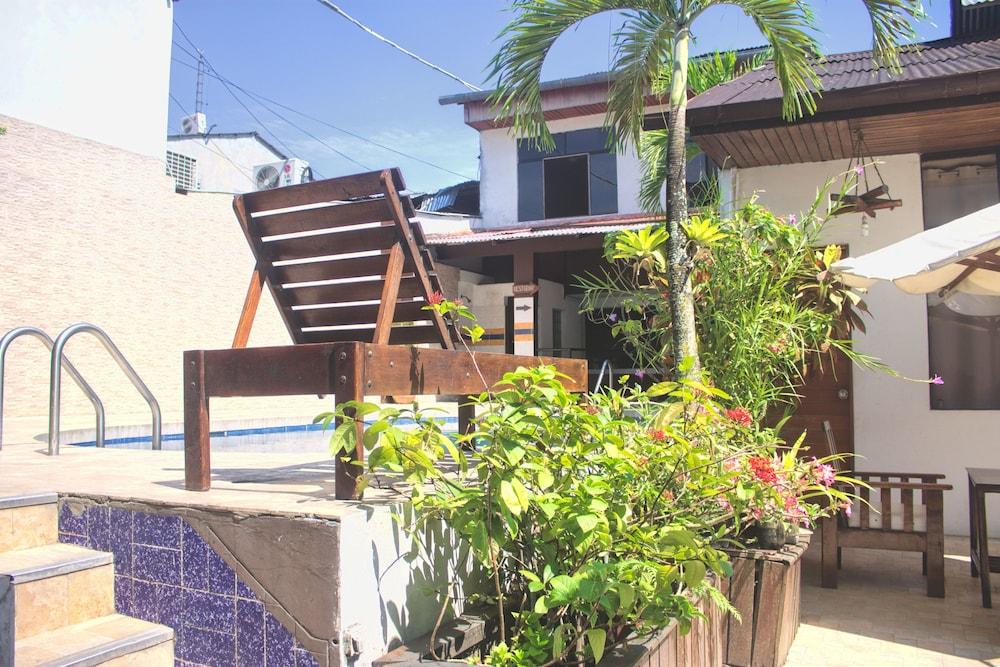 Amazon Hotel Iquitos Exterior foto