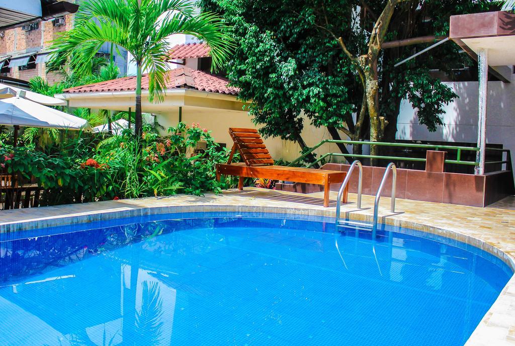 Amazon Hotel Iquitos Exterior foto