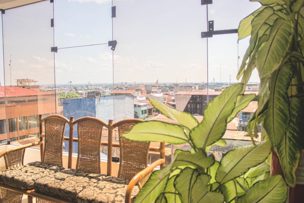 Amazon Hotel Iquitos Exterior foto