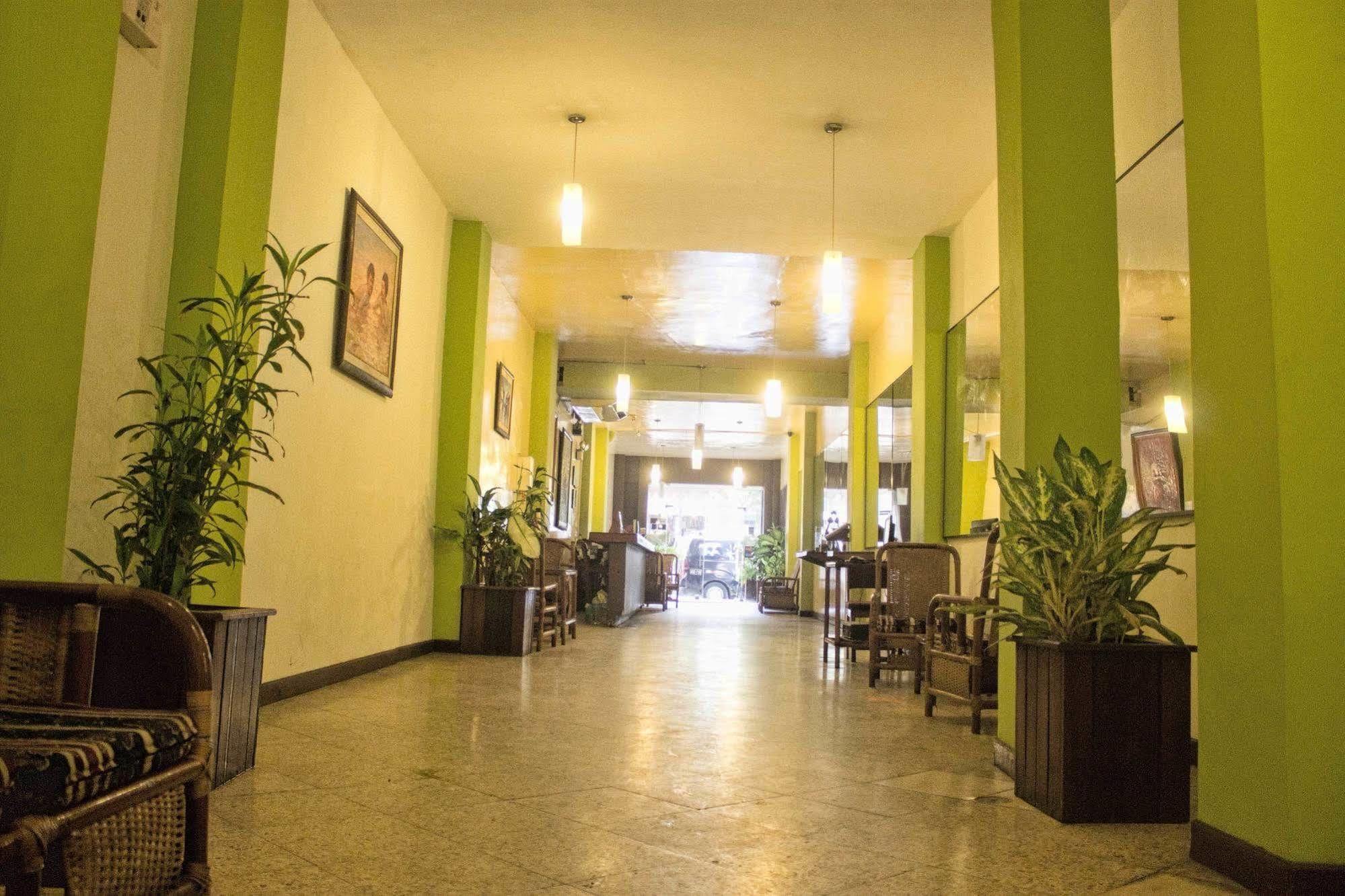 Amazon Hotel Iquitos Exterior foto